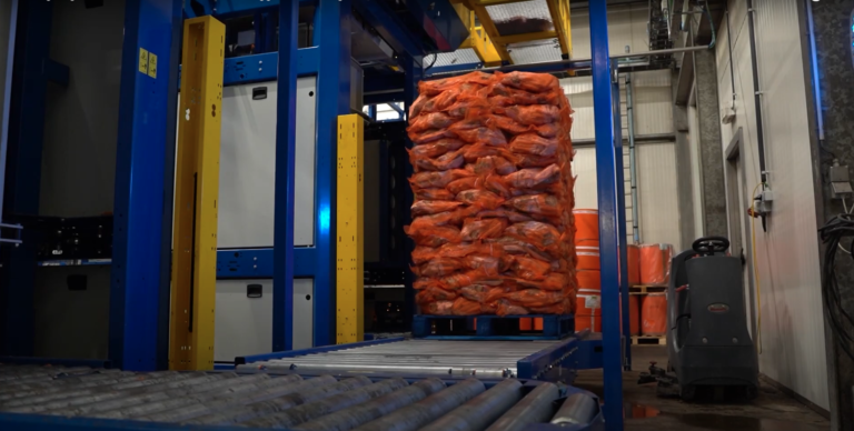 The role of palletizer machines in the food packaging process